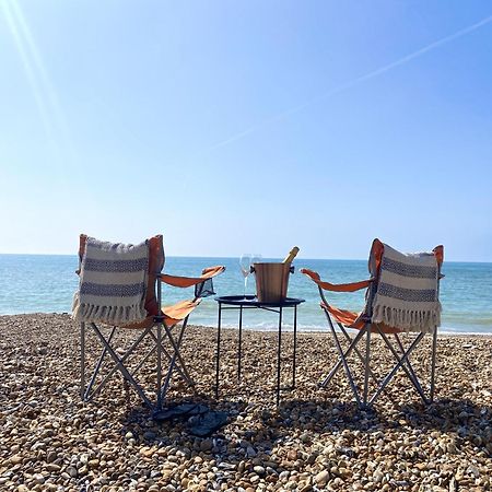 Stunning 2 Bed Apartment Sea Views And Parking ワージング エクステリア 写真