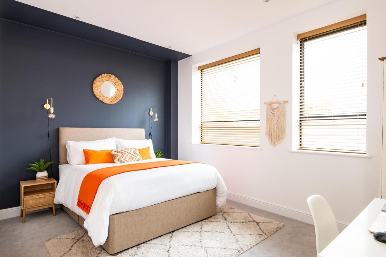 Stunning 2 Bed Apartment Sea Views And Parking ワージング エクステリア 写真