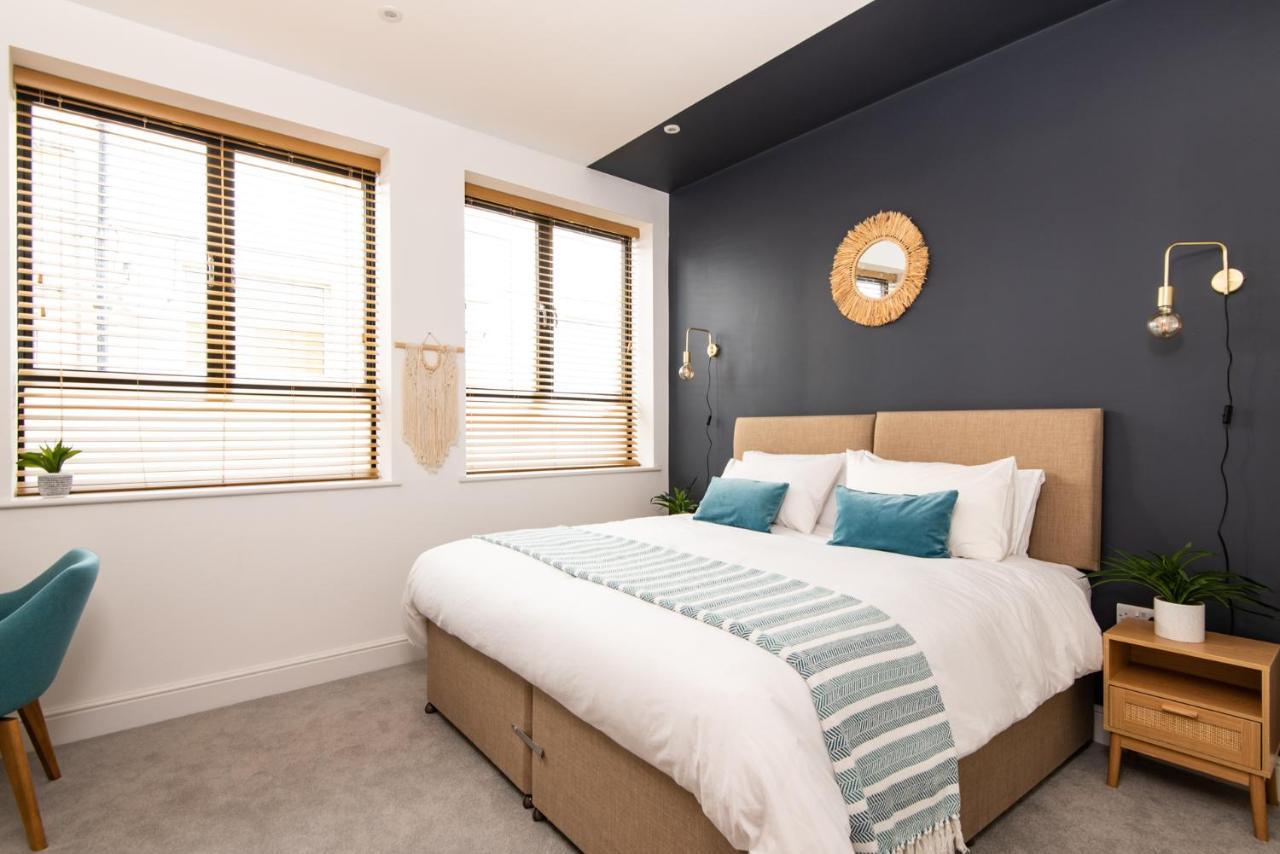 Stunning 2 Bed Apartment Sea Views And Parking ワージング エクステリア 写真