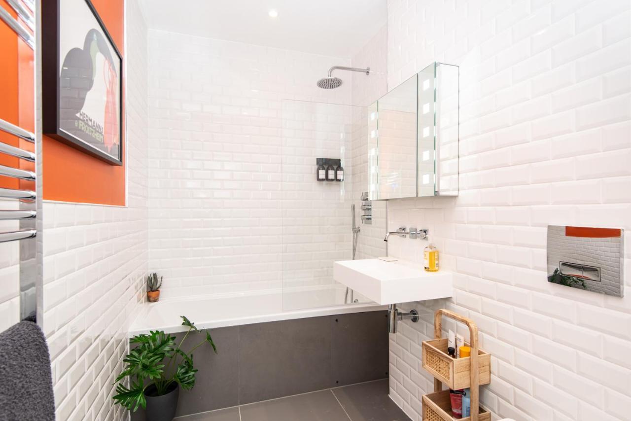 Stunning 2 Bed Apartment Sea Views And Parking ワージング エクステリア 写真