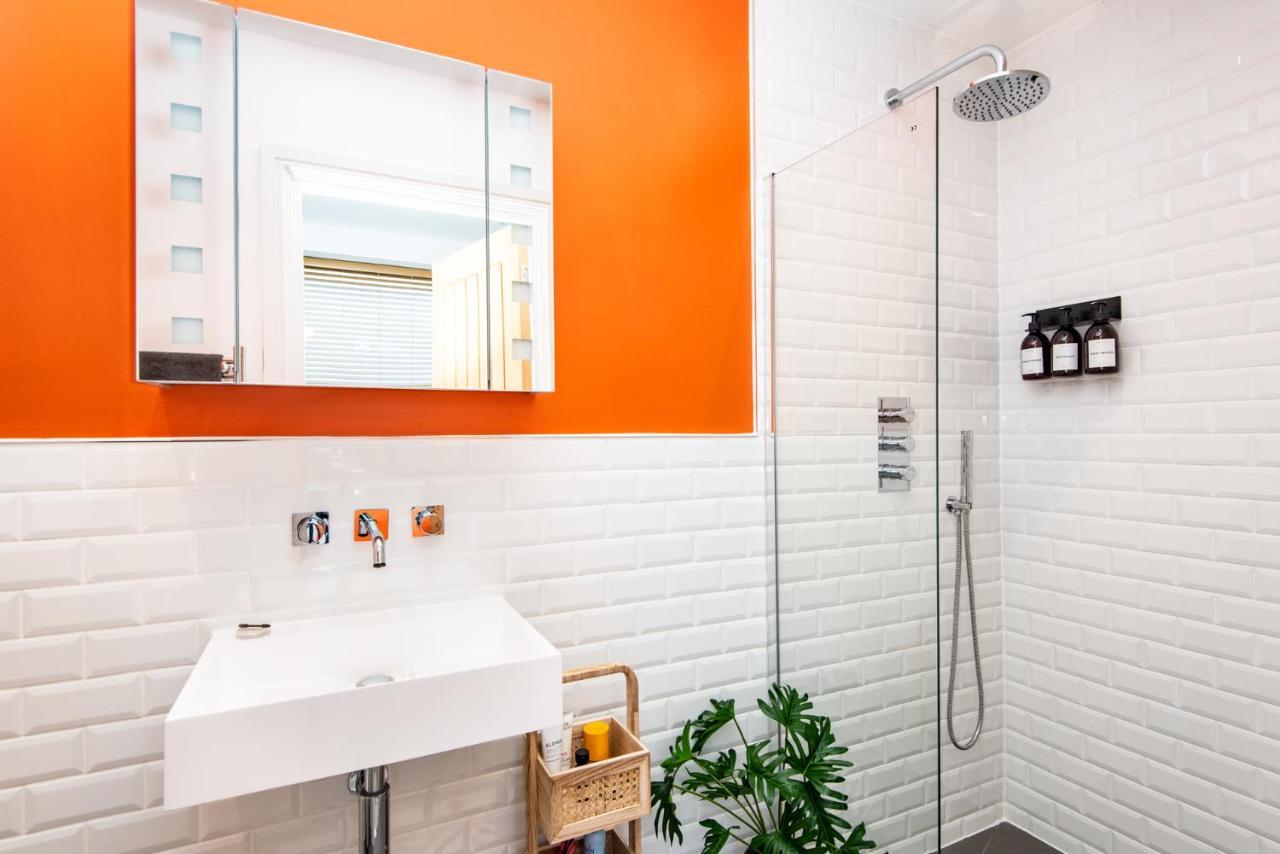Stunning 2 Bed Apartment Sea Views And Parking ワージング エクステリア 写真