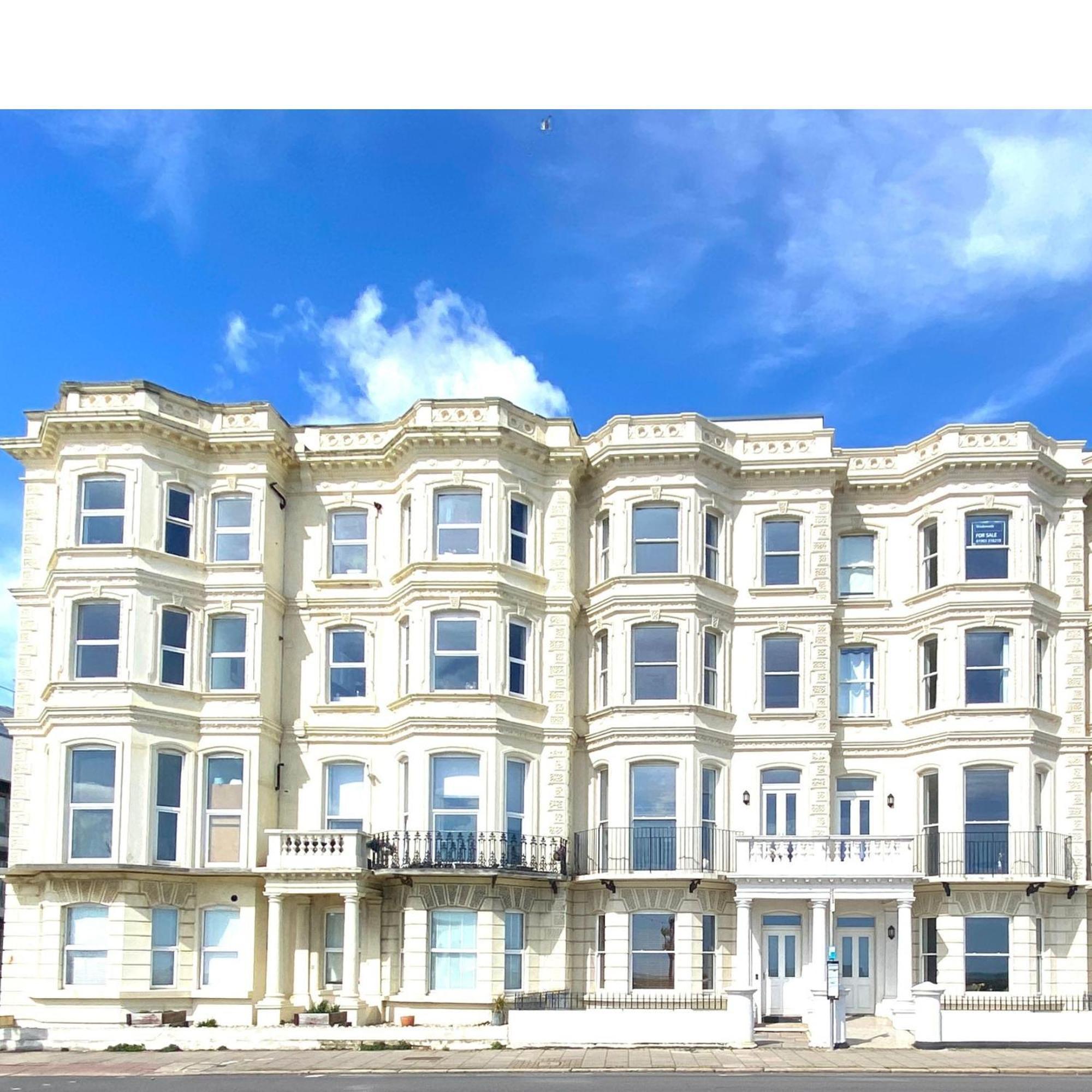 Stunning 2 Bed Apartment Sea Views And Parking ワージング エクステリア 写真